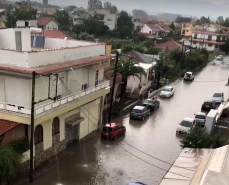 Ο καιρός τρελάθηκε: Πλημμύρισαν Ξάνθη-Καβάλα στην καρδιά του καλοκαιριού – Σε κατάσταση έκτακτης ανάγκης η Χρυσούπολη (εικόνες, βίντεο)